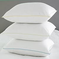 ரொம்பவும் தடிமனாக இல்லாமல் நடுத்தரமான, போதுமான உயரத்தில் தலையணையைத் தேர்ந்தெடுங்கள்.