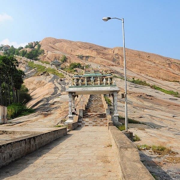 மச்சமுனி சித்தர் மீனாக நீந்தும் தலம்! சித்தர்கள் உறையும் ஜீவ சமாதிகள்! அமானுஷ்யத் தொடர் - 8