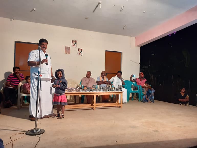 பாராட்டு விழாவில் பிரகாஷ்