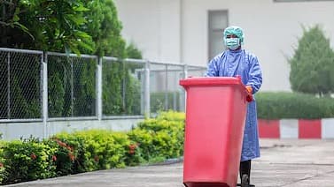 தூய்மை பணியாளர்கள்