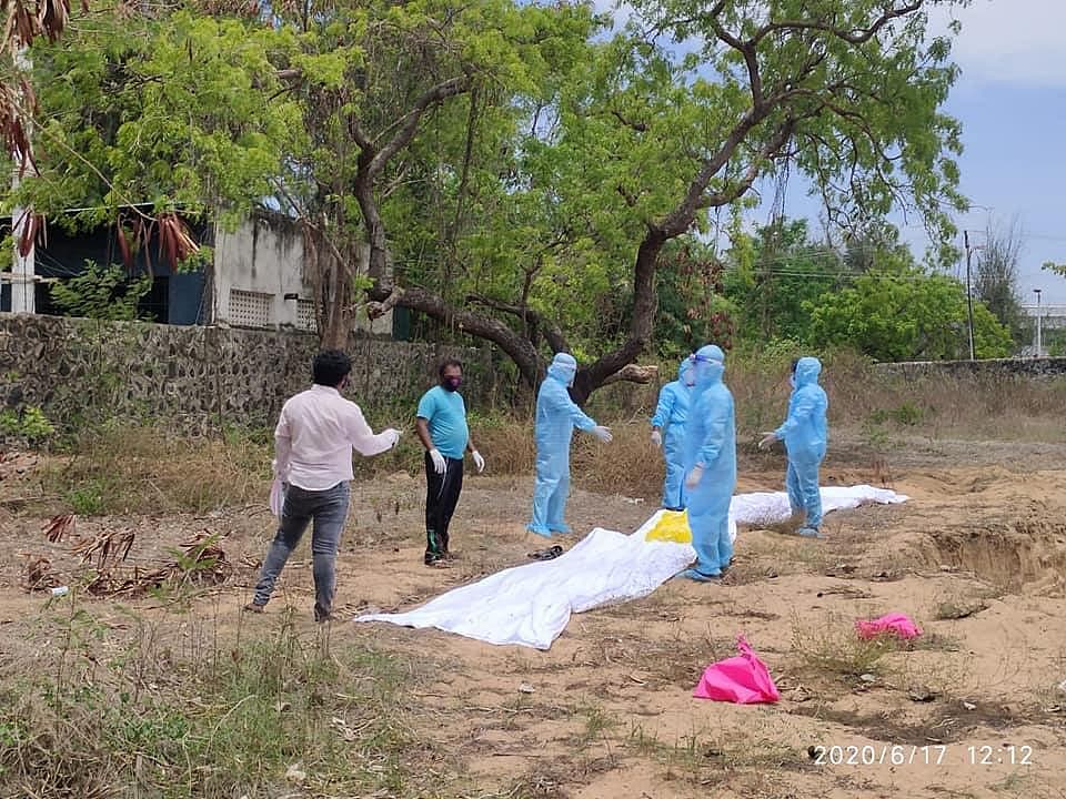 கோவிட் மரணங்கள்
