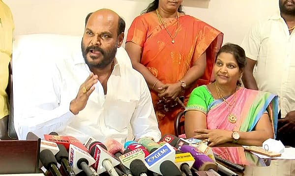 பேட்டியளிக்கும் ஜான் பாண்டியன்