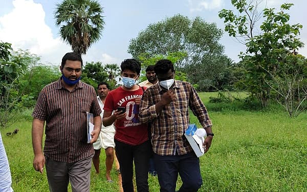 ஒரு வாரமாக தண்ணீர் சென்றும் நிரம்பாத அதிசய கிணறு; ஆய்வில் இறங்கிய ஐ.ஐ.டி குழு!