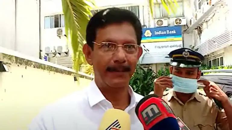 கை வெட்டப்பட்ட பேராசிரியர் டி.ஜே.ஜோசப்