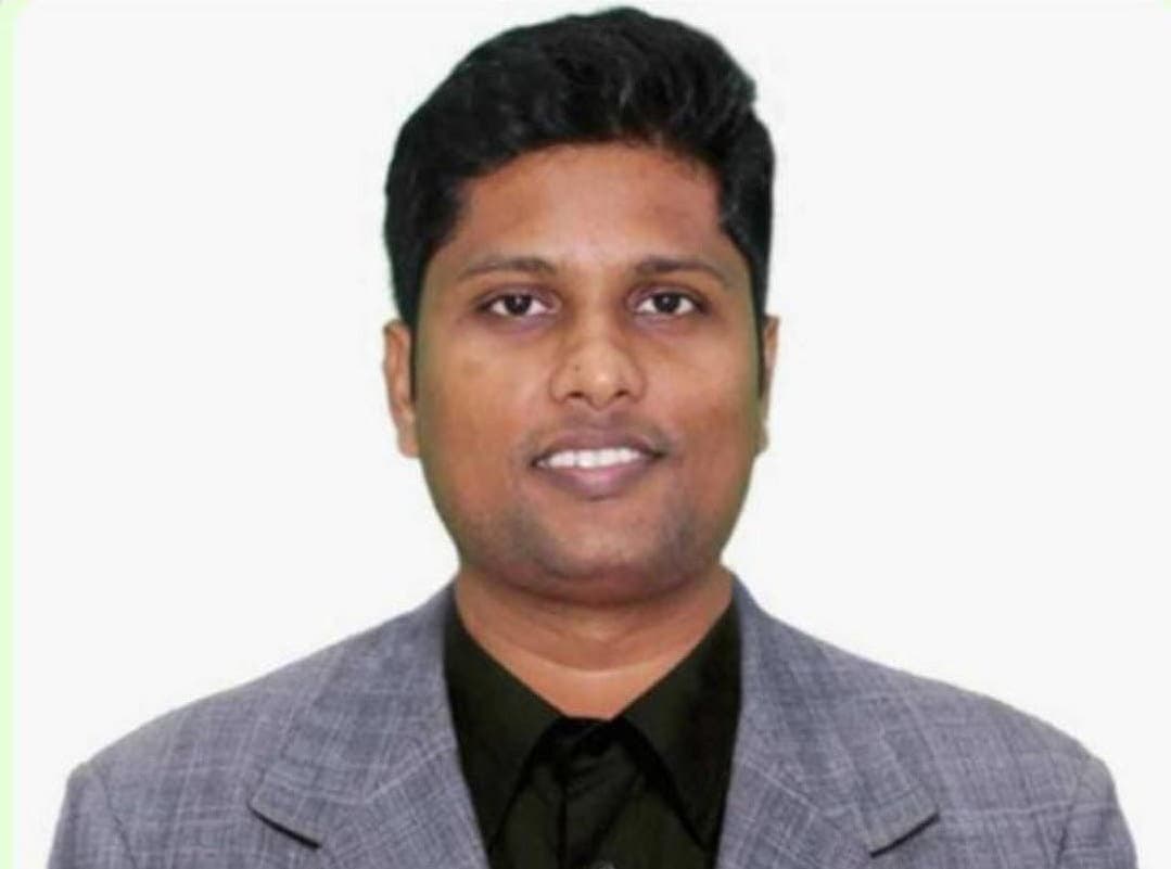 முன்னாள் வங்கியாளர் மோகன்குமார் ராமகிருஷ்ணன்