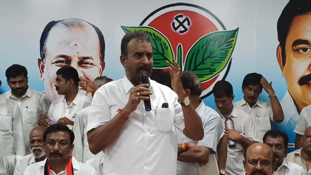 எஸ்.பி.வேலுமணி