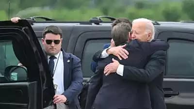 Hunter Biden: `25 ஆண்டுகள் வரை சிறை'- பைடன் மகனைக் குற்றவாளி என அறிவித்த நீதிமன்றம்! - பின்னணி என்ன?
