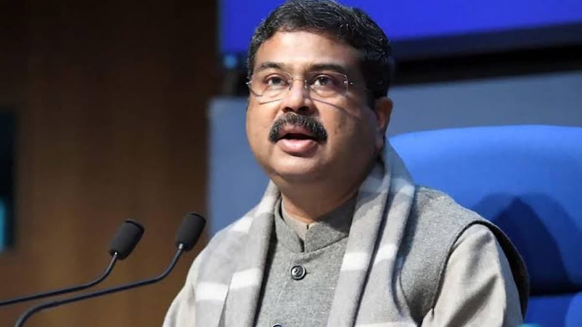 மத்திய கல்வியமைச்சர் தர்மேந்திர பிரதான்