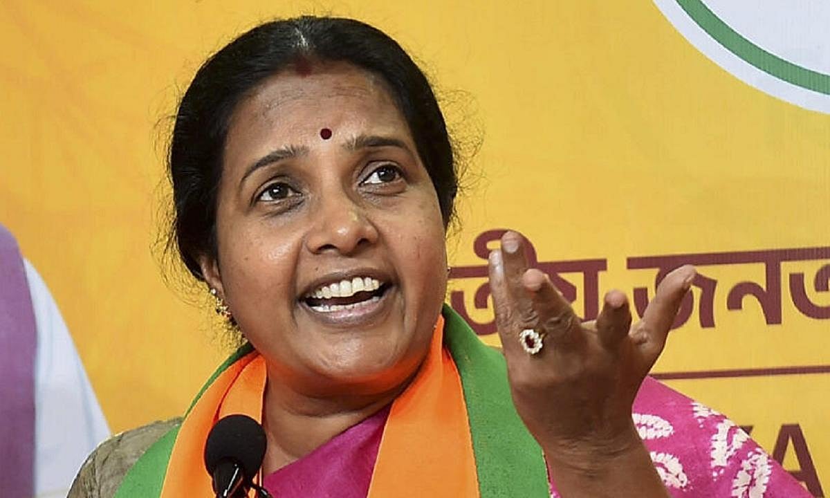 முதலமைச்சர் எந்த உலகத்தில் வாழ்கிறார் என தெரியவில்லை' - வானதி சீனிவாசன் Vanathi  Srinivasan slams Chief Minister Stalin - Vikatan