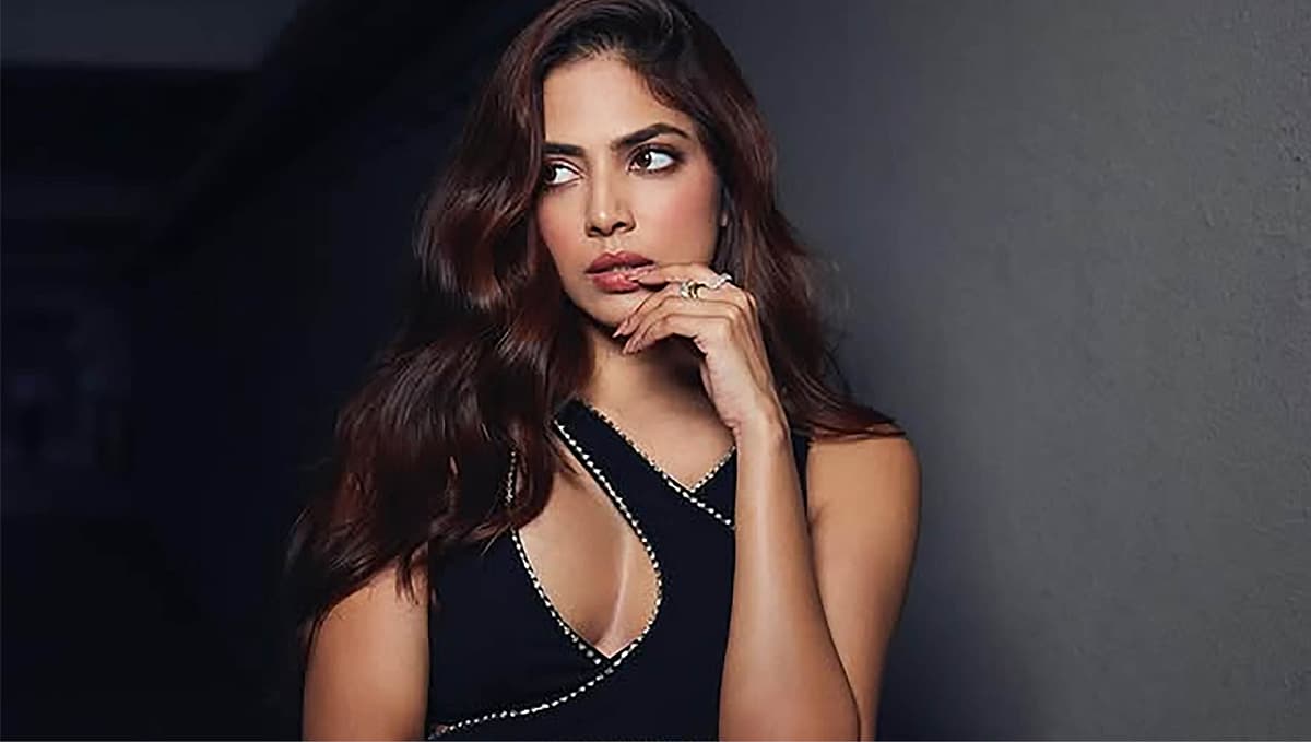 மாளவிகா மோகனன்