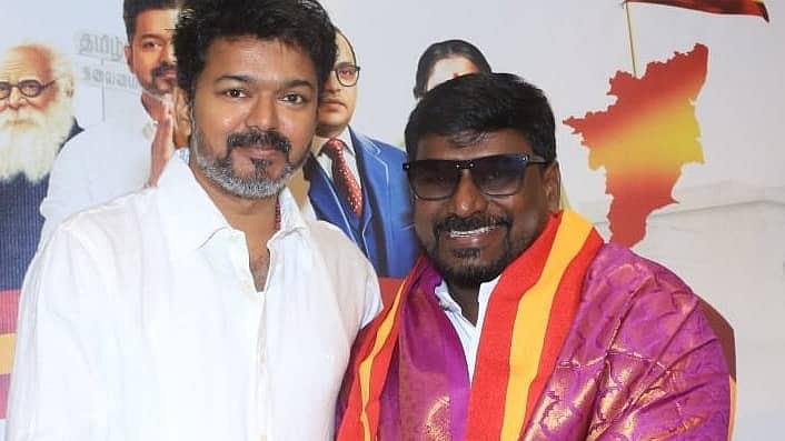 TVK : ``என் அப்பா இறந்தப்போ விஜய் சார் செஞ்ச அந்த செயல்" - நெகிழும் த.வெ.க  கொ.ப.செ ராஜ் மோகன் | Rajmohan about joining in TVK - Vikatan