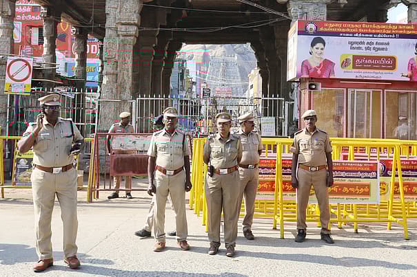 திருப்பரங்குன்றம்: `பாபர் மசூதி போல பிரச்னை வேண்டாம்' -அரசு வாதம்; நிபந்தனையுடன் நீதிமன்றம் அனுமதி