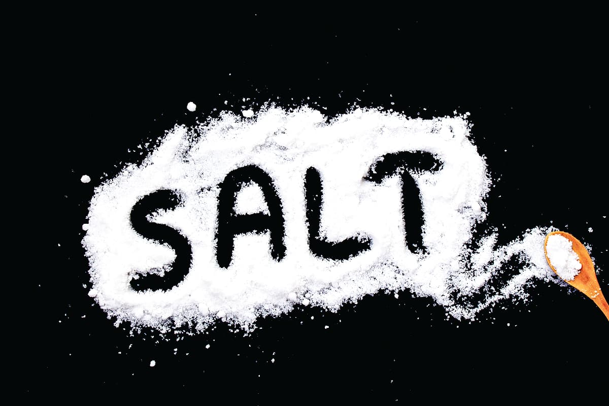 குறைந்த ரத்த அழுத்தம் உள்ளவர்கள் தூள் உப்பிற்கு (Table Salt) பதிலாக கல் உப்பு, இந்துப்பு போன்றவற்றை உணவில் சேர்த்துக்கொள்வது சிறந்தது.
