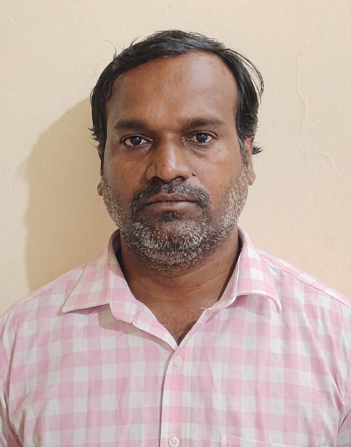 மோசடி வழக்கில் கைதான சுரேஷ்