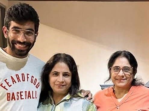 அம்மாவுடன் பும்ரா