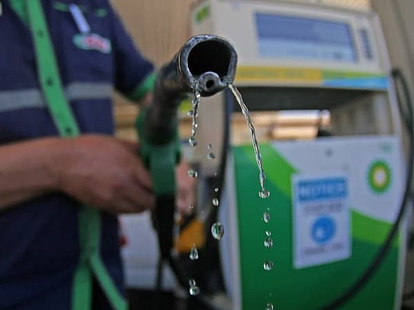 பெட்ரோல் - petrol