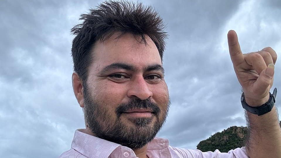 'பிக் பாஸ்' தினேஷ்