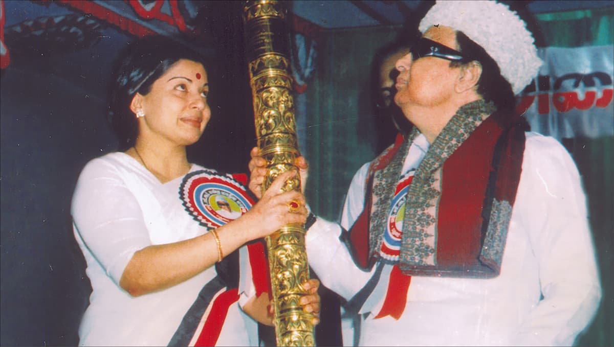 ஜெயலலிதா, எம்.ஜி.ஆர்