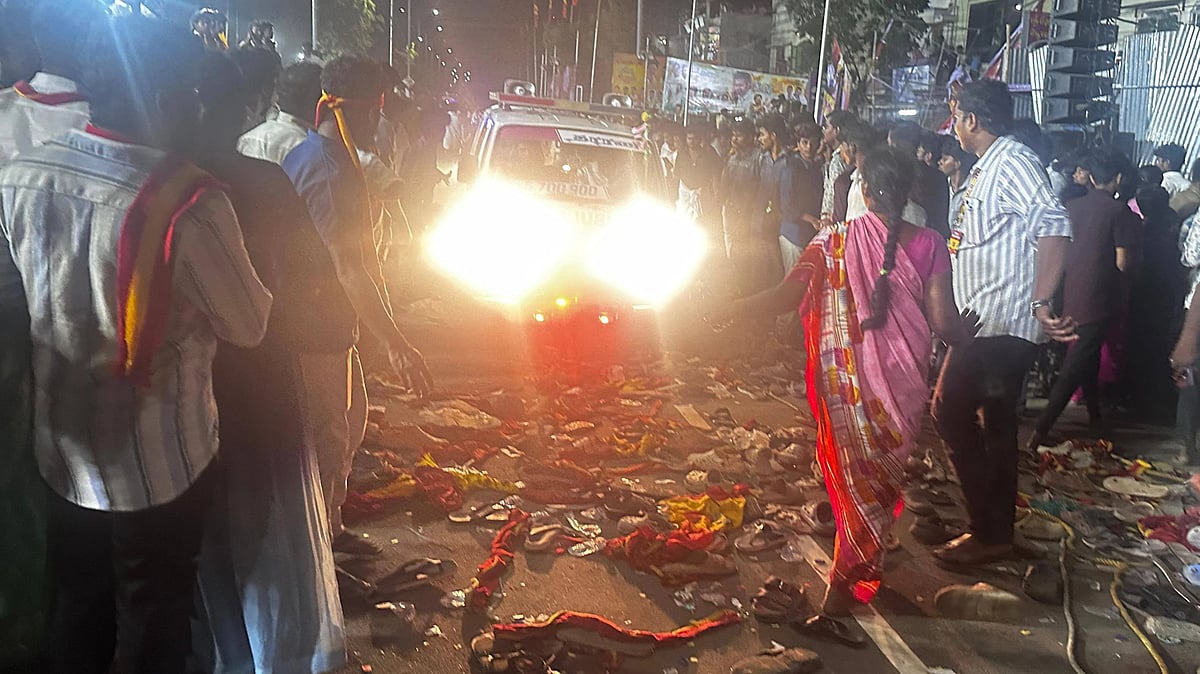 விஜய்யின் கரூர் பிரசாரத்தில் நெரிசல்