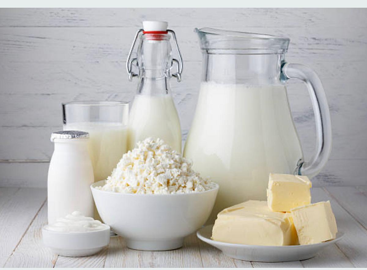 பிரச்னை உள்ளவர்கள், பசும்பால், எருமைப்பால், பாலாடைக்கட்டி (Cheese), வெண்ணெய், ஐஸ்கிரீம் மற்றும் பால் பவுடர் கொண்ட தயாரிப்புகள் அனைத்தையுமே தவிர்க்க வேண்டியது அவசியம்.