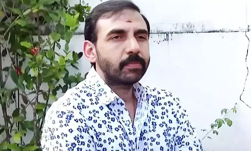 உன்னிகிருஷ்ணன் போற்றி