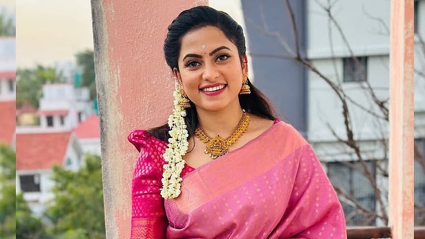 நடிகை மதுமிதா