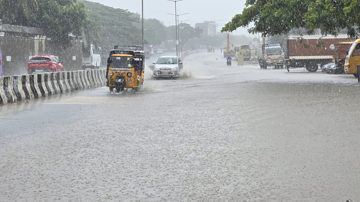 கொட்டித் தீர்த்த பருவமழை