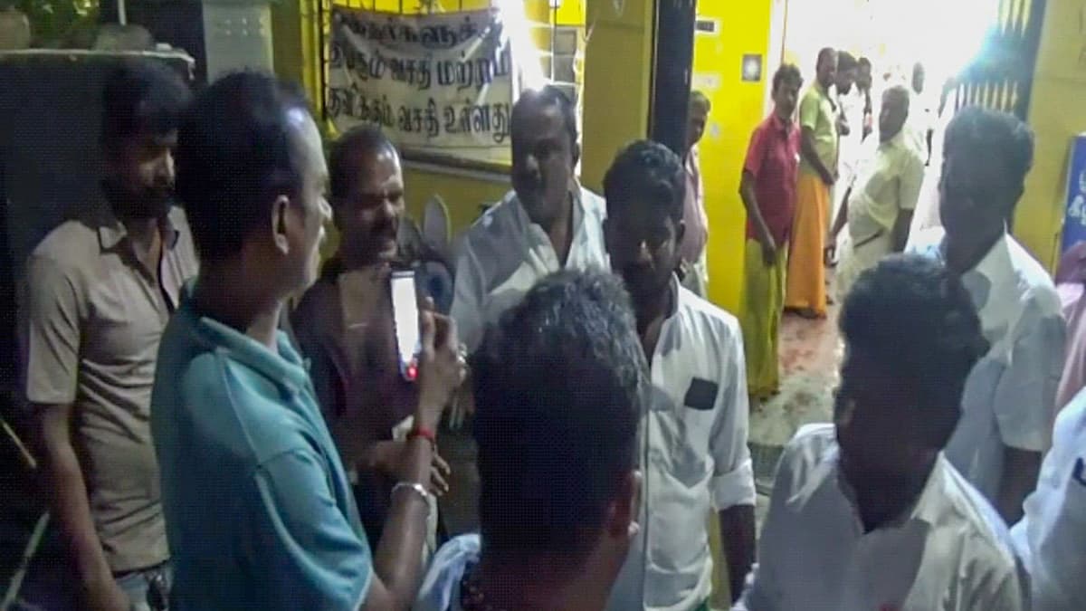 செய்தியாளர்களிடம் வாக்குவாதம்