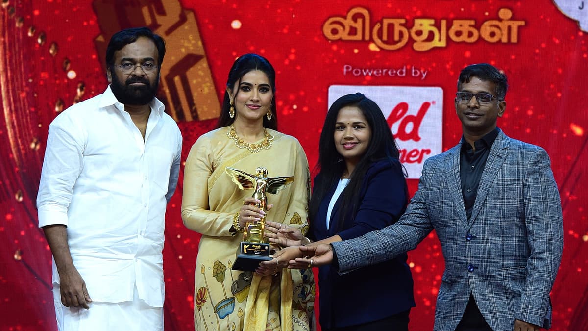 விருது பெற்ற சினேகா