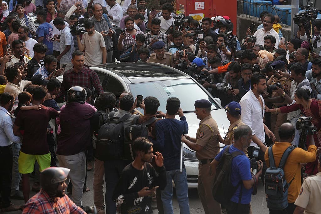 பாலிவுட் நடிகர் தர்மேந்திரா | Dharmendra Funeral