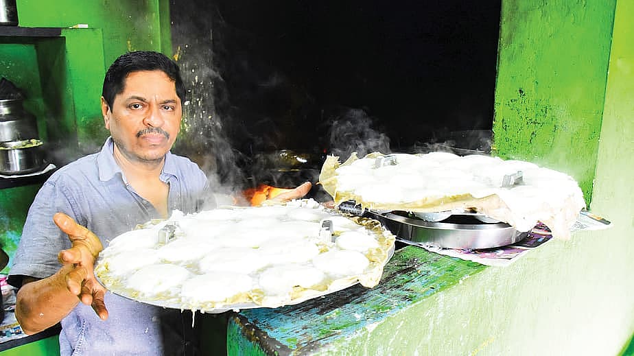 Tirunelveli Veg Hotel, Saligramam