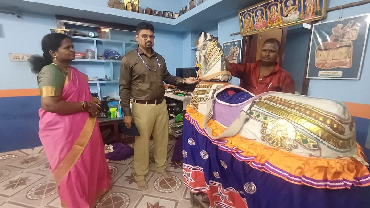 பொய்க்கால் குதிரை