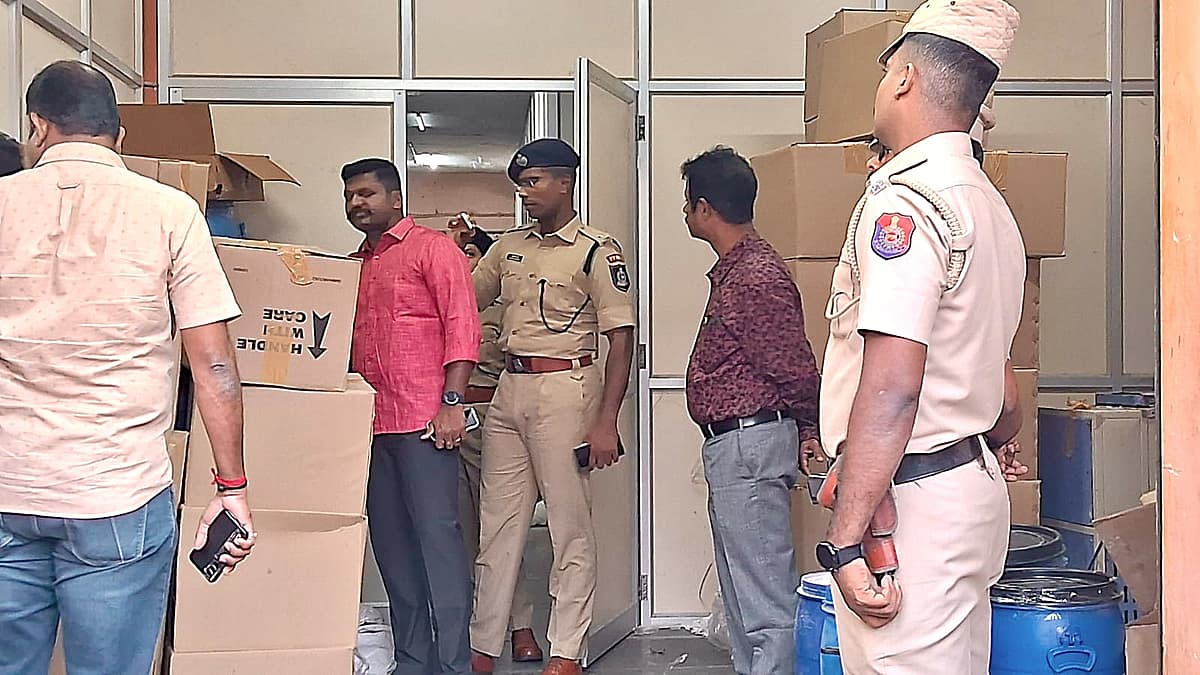போலி மருந்து தொழிற்சாலை