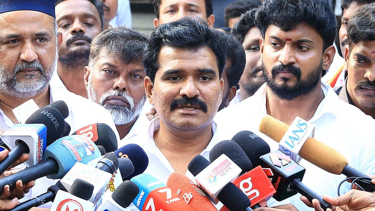 TVK சி.டி.ஆர் நிர்மல் குமார்