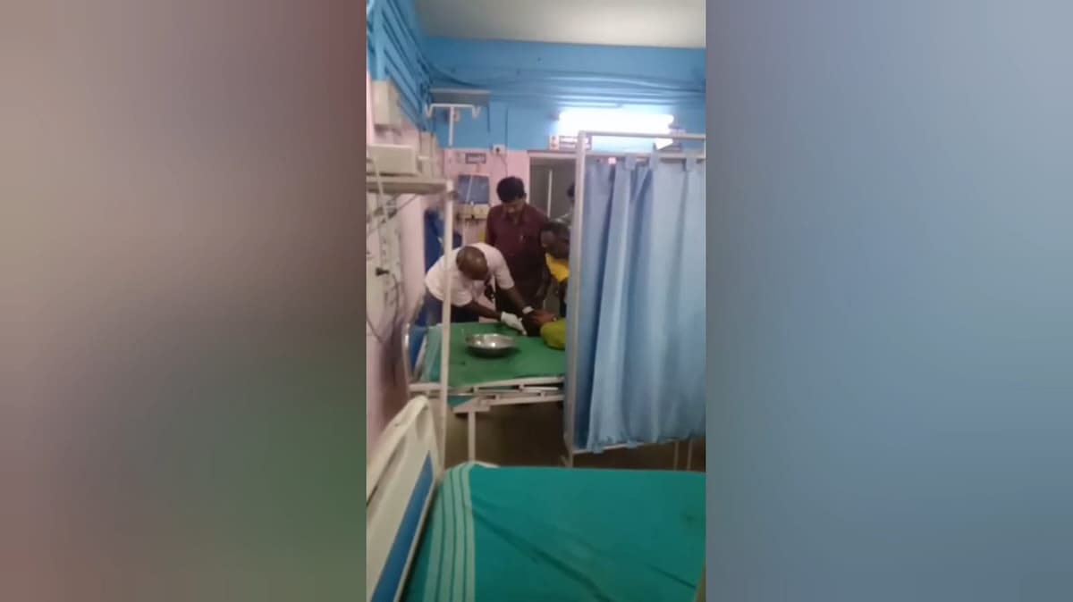 சிகிச்சை அளிக்கும் தூய்மை பணியாளர்களின் மேலாளர்