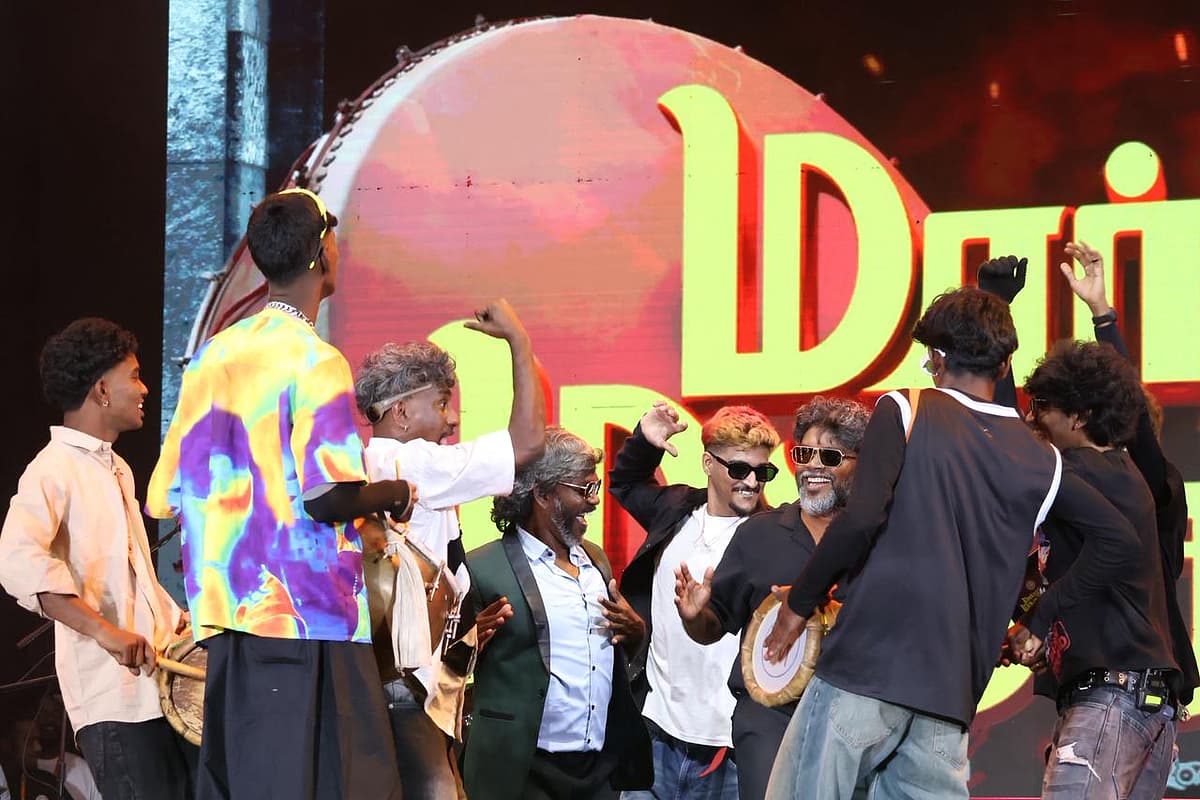 மார்கழியில் மக்களிசை நிகழ்ச்சியில்