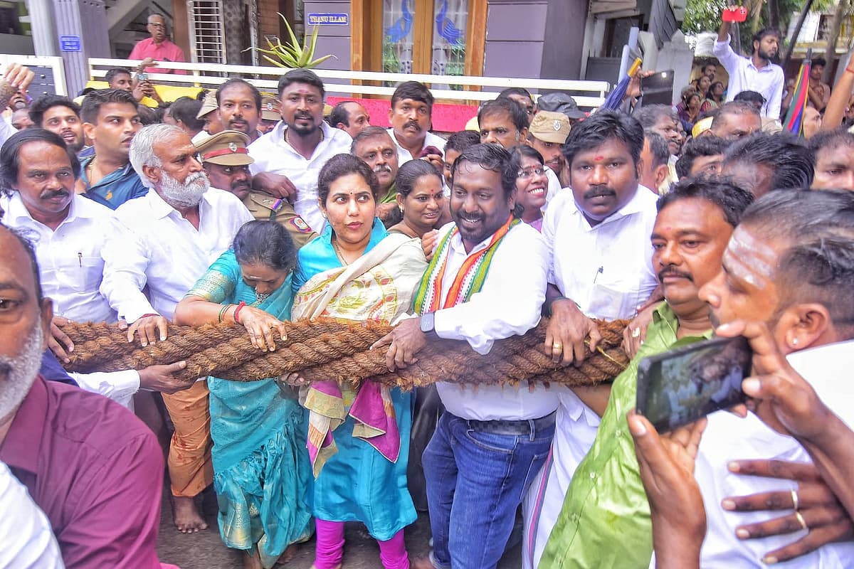 சுசீந்திரம் தேரோட்டத்தில் கலந்துகொண்ட அமைச்சர் சேகர்பாபு