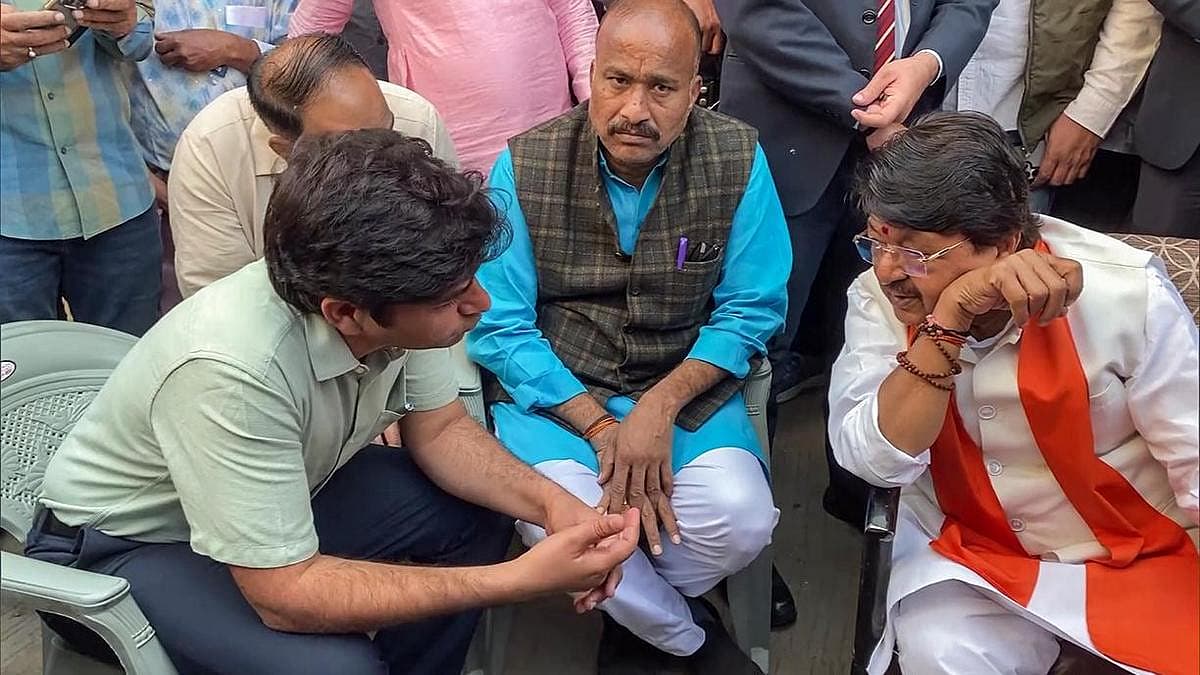 பாதிக்கப்பட்ட பகுதியில் அமைச்சர் கைலாஷ்