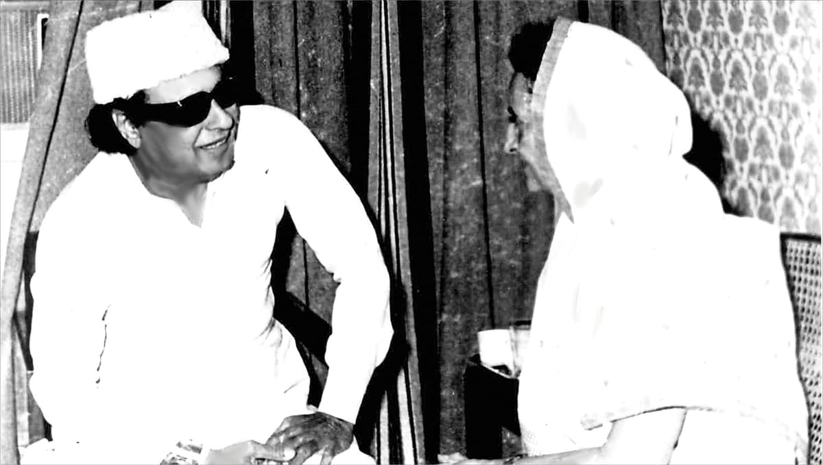 எம்.ஜி.ஆர்., இந்திராகாந்தி