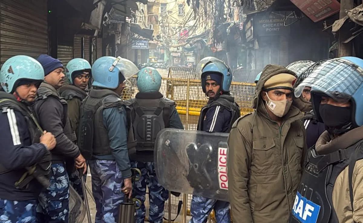 பாதுகாப்புப் பணியில் போலீஸார்