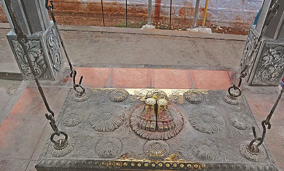 ராசிபுரம் நித்ய சுமங்கலி மாரியம்மன் திருக்கோயில் ஊஞ்சல்