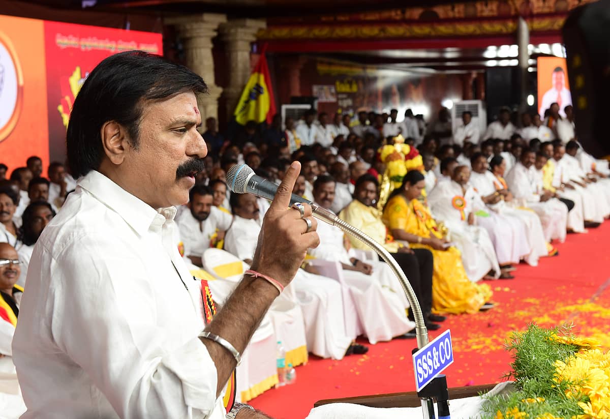 கடலூர்: தேமுதிக மக்கள் உரிமை மீட்பு மாநாடு 2.0; குவிந்த தொண்டர்கள் | Photo  Album | Cuddalore: DMDK Conference 2.0; Volunteers gather - Vikatan