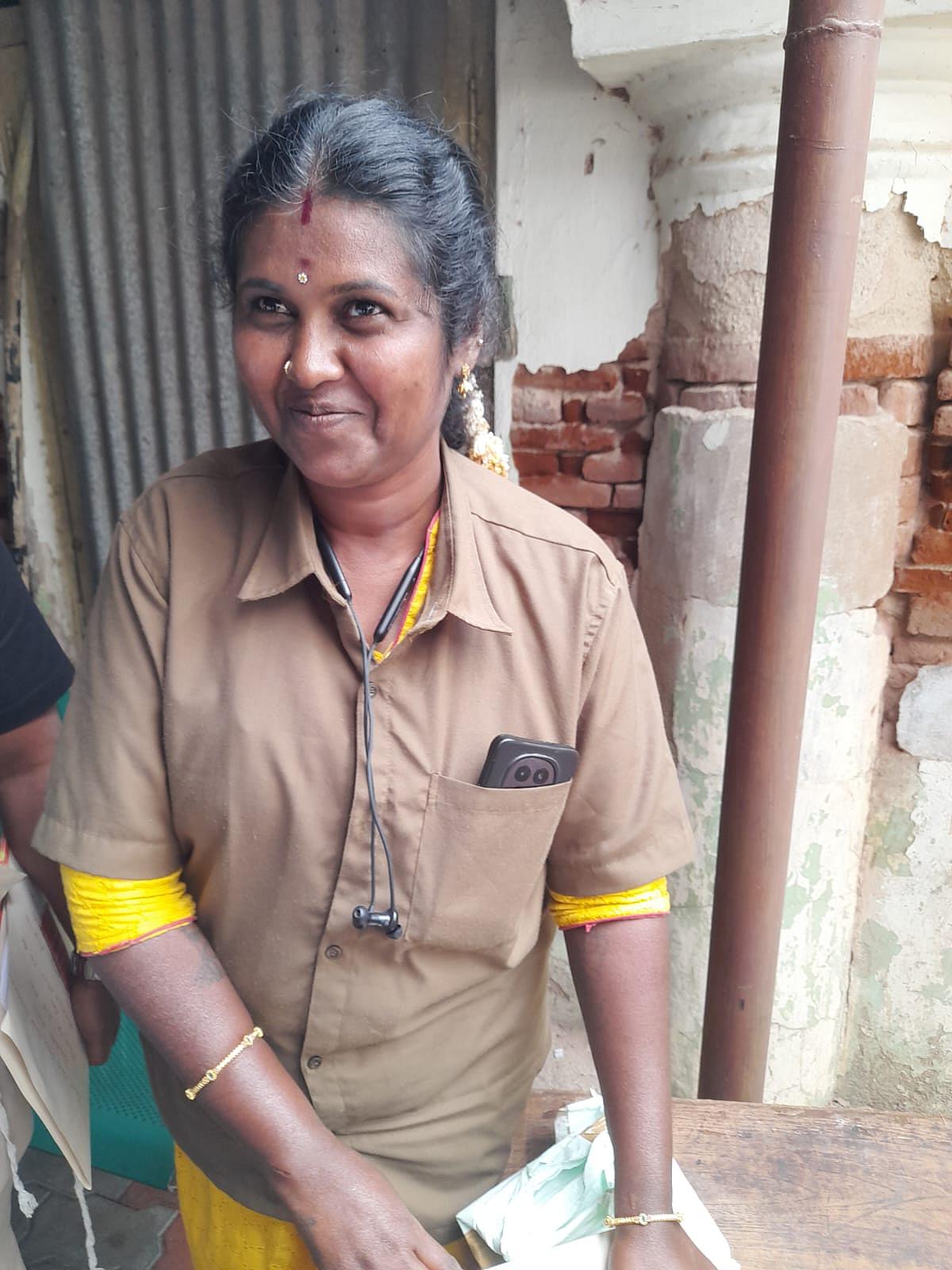 கோவை பெண் ஆட்டோ ஓட்டுநர் சங்கீதா