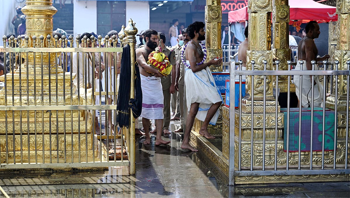 சபரிமலை ஐயப்பன் கோயில்