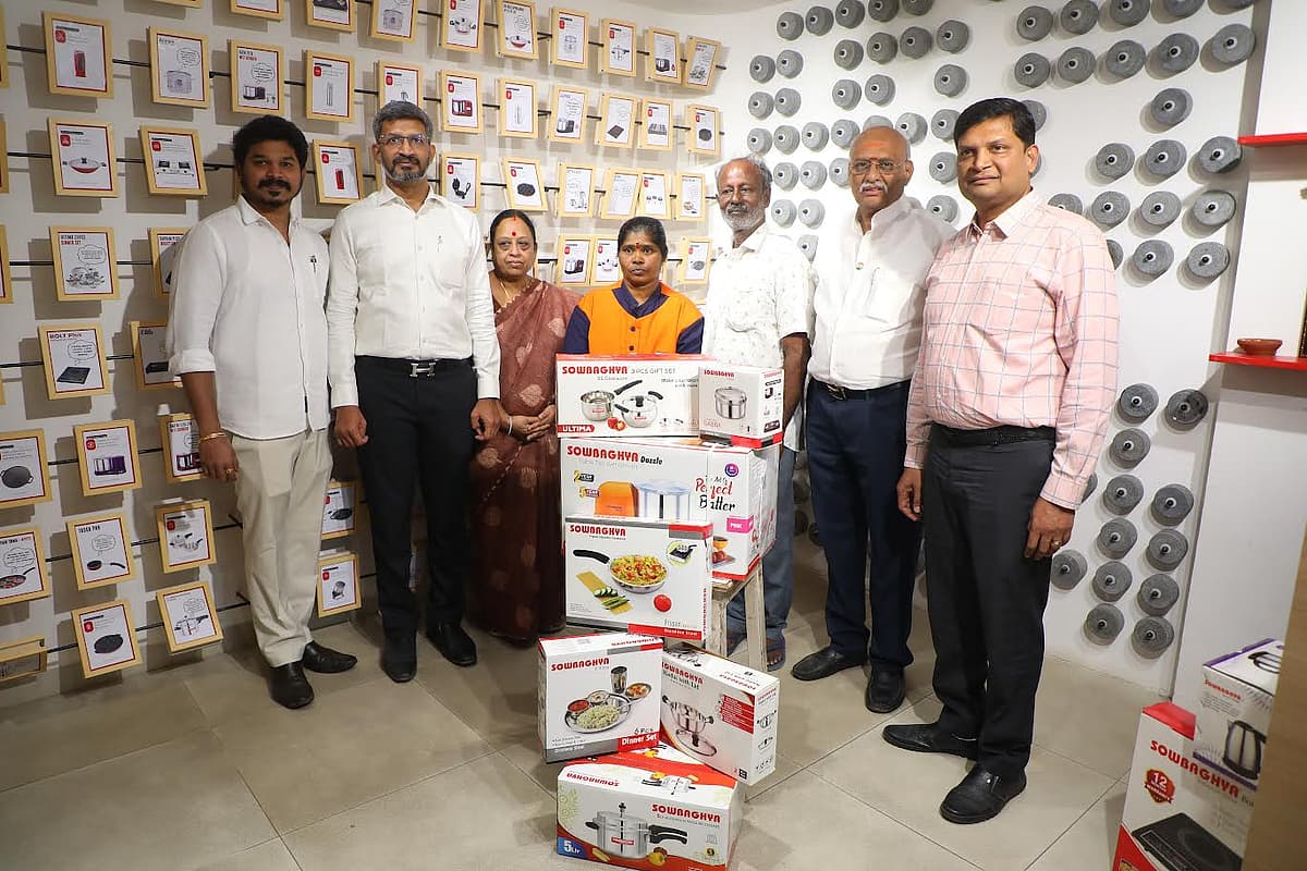 பத்மாவின் நேர்மை பாராட்டிய சௌபாக்ய வரதராஜன்