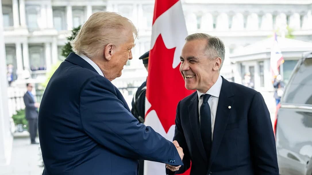 ட்ரம்ப் - மார்க் கார்னி