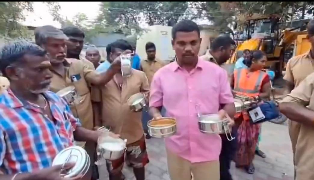 தூய்மைப் பணியாளர்கள் போராட்டம்