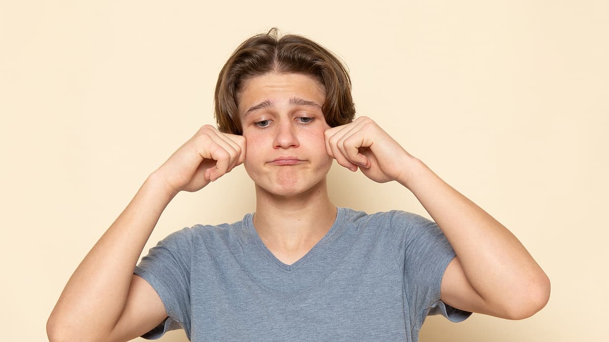 நெற்றியில் பருக்கள்... முகம் பருக்களின்றி இருக்க என்ன வழி?