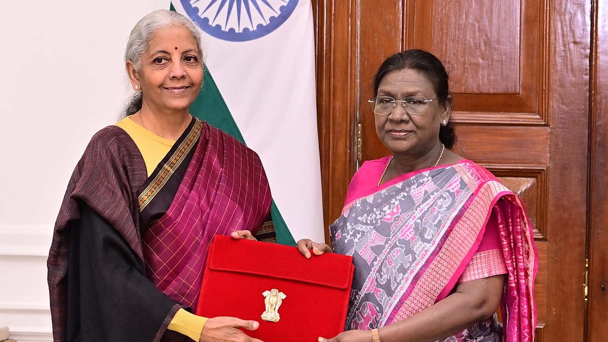 நிர்மலா சீதாராமன் - திரௌபதி முர்மு