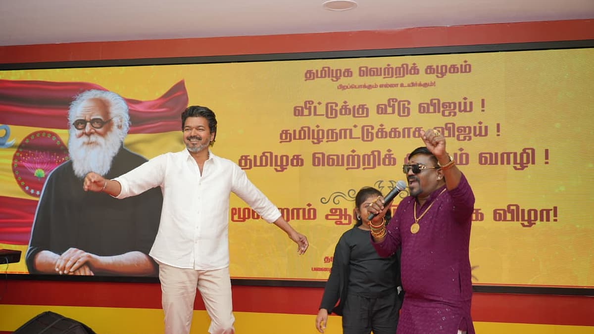 தவெக மேடையில் வேல்முருகன்